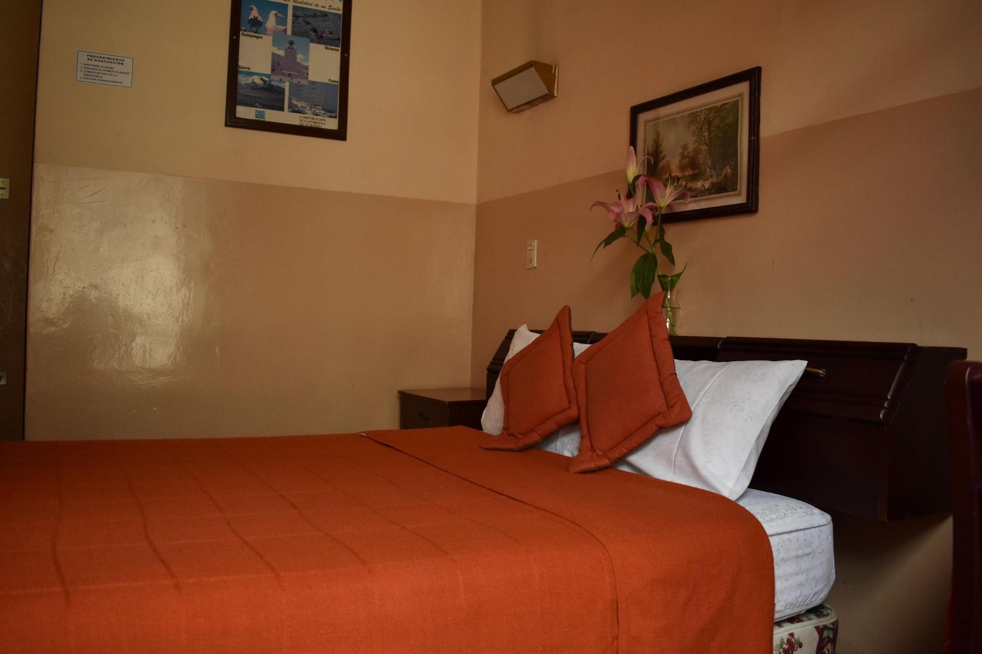 Hotel Huasi Continental Quito Exterior photo
