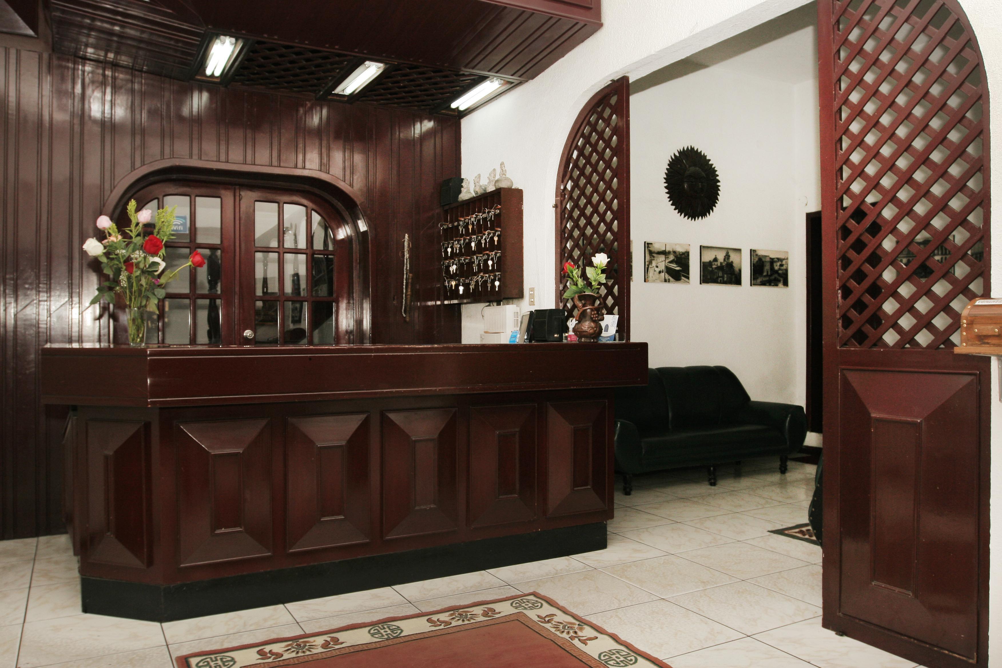 Hotel Huasi Continental Quito Exterior photo