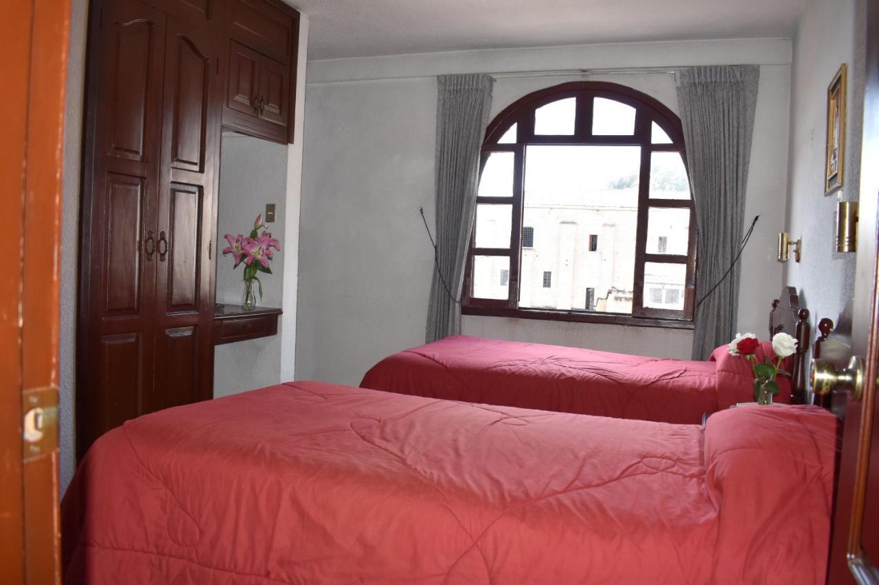 Hotel Huasi Continental Quito Exterior photo